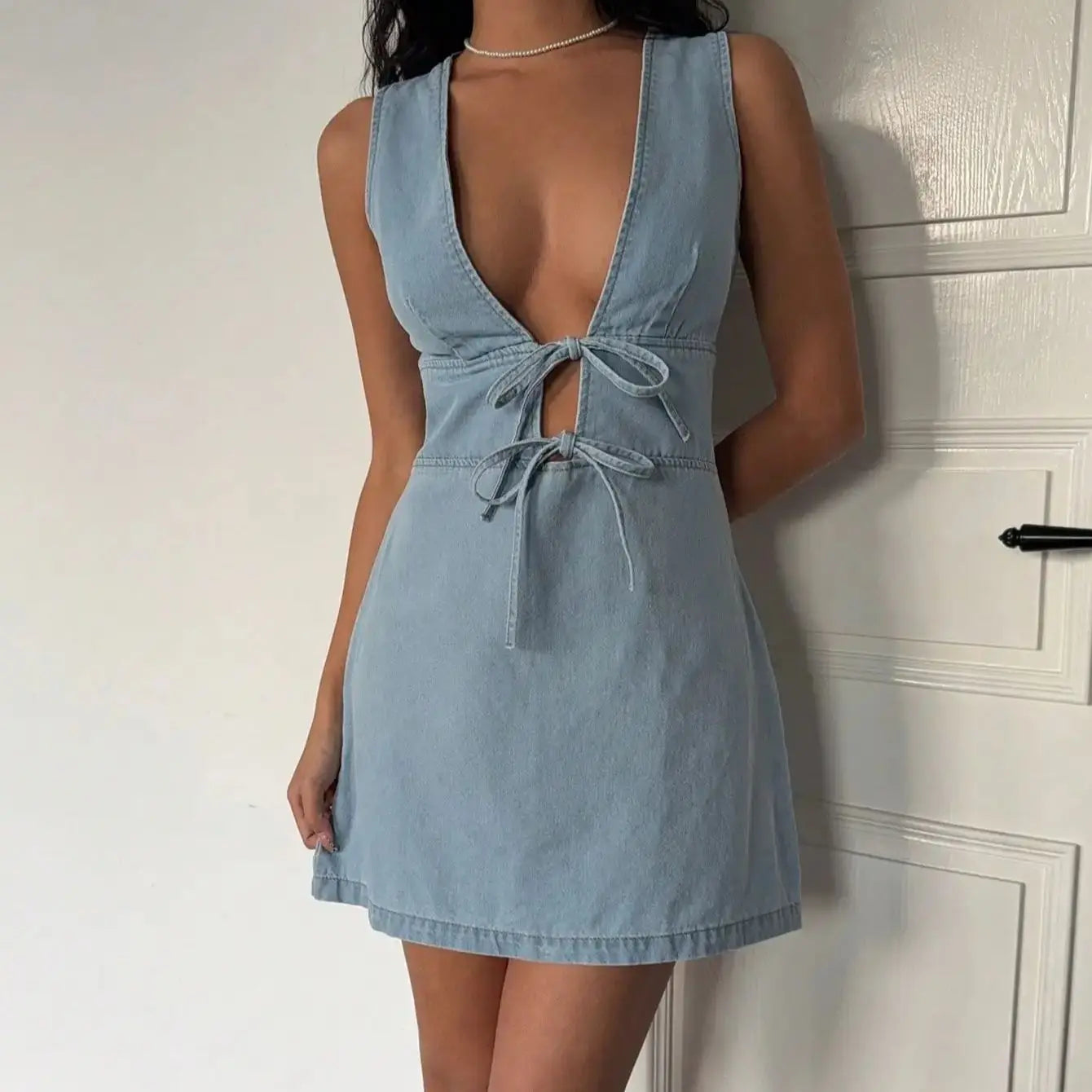 2025 new style waist cinching deep V-strap pure desire dress  slimming sleeveless A-line skirt